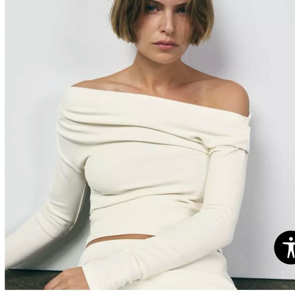 Zara Asymmetric Long Sleeve Top 🤍